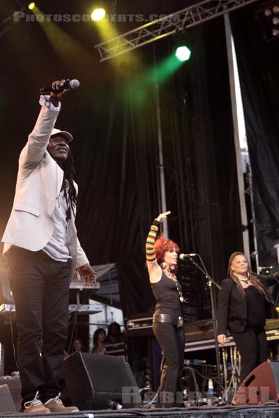 ALPHA BLONDY - 2011-05-10 - PARIS - Place de la Bastille - 